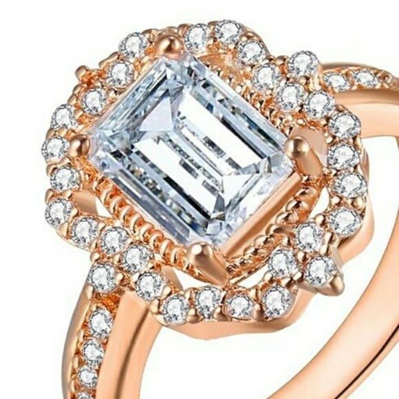 Rose gold Radiant halo Engagement ring - Picture 5 of 8